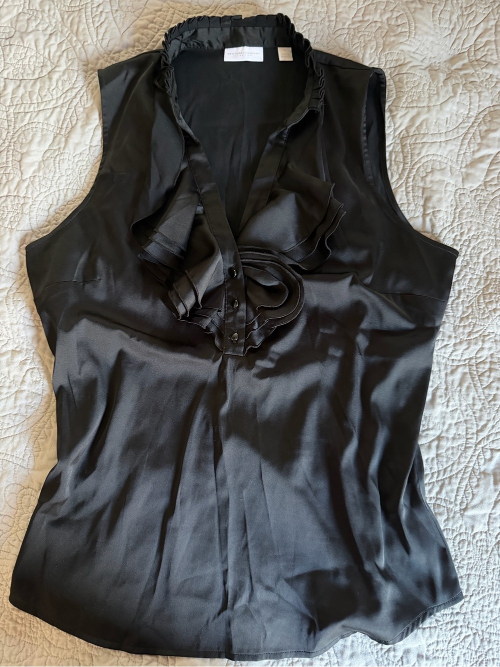 Vampire goth Sleeveless Ruffled V-Neck Satin Top - Black New York & Co